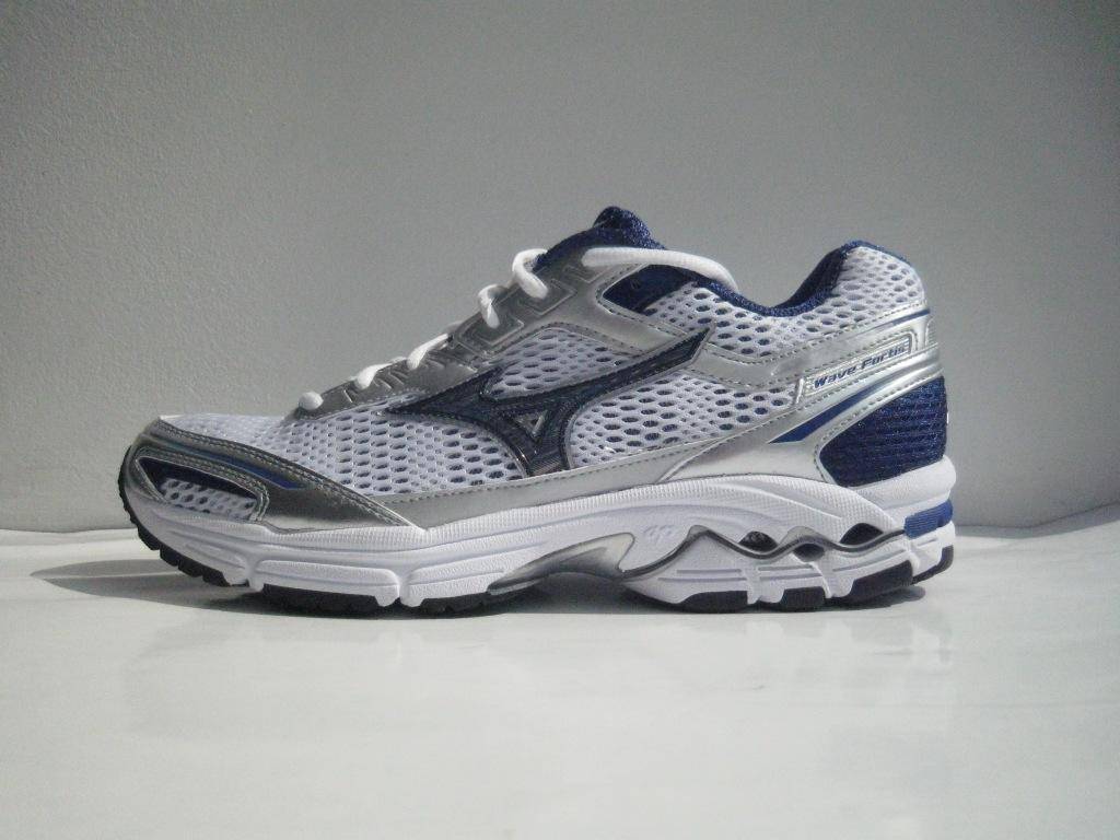 Mizuno wave deals fortis 4