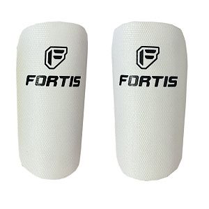 Щитки футбольные Fortis . FH0001